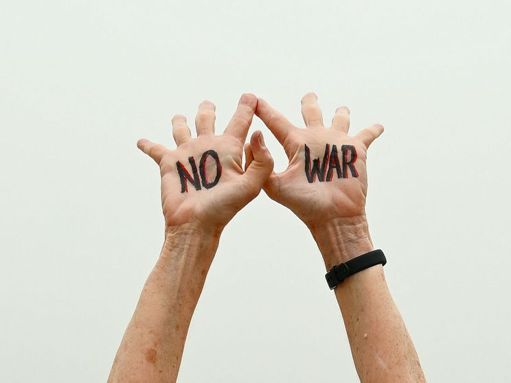 Stiamo costruendo un «ordine» che si nutre di minacce continue