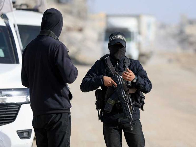 Palestina, Hamas apre al disarmo e tratta con Abu Mazen: è la prima volta