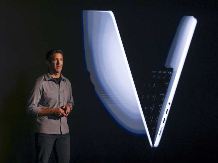 Tim Cook lascia la guida di Apple, il nuovo Ceo sarà John Ternus