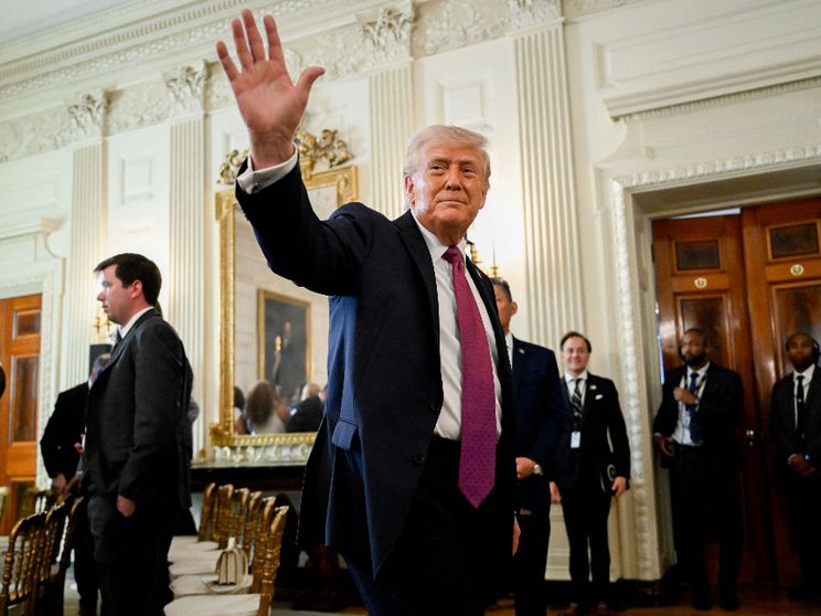 Trump ai minimi di consenso (33%). Tutti i passi falsi del presidente