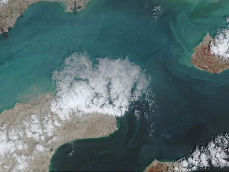 Le fuoriuscite di petrolio nelle acque del Golfo Persico si vedono dallo spazio