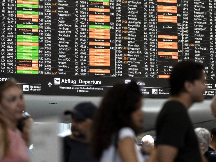 L'Ees manda in tilt gli aeroporti: "Code fino a 3 ore, va sospeso"