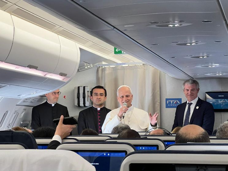 Il bimbo libanese ucciso, la morte degli innocenti, le coppie Lgbt: cosa ha detto il Papa di ritorno dall'Africa