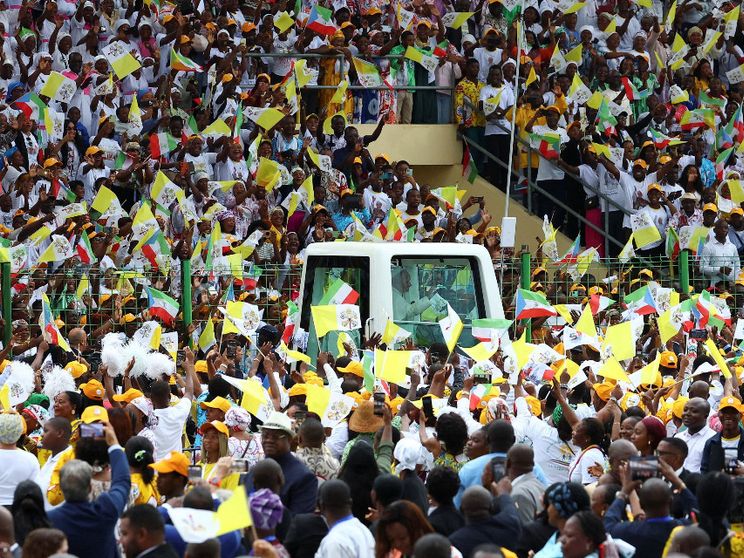 Il congedo del Papa dall’Africa: nel Vangelo la risposta alla fame di vita e giustizia
