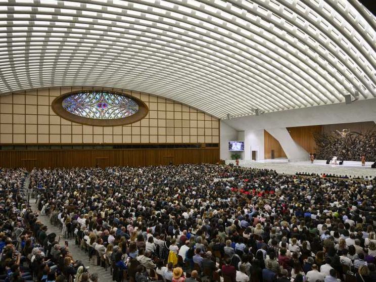 Gli insegnanti di religione in Aula Paolo VI per l'udienza assieme a papa Leone XIV