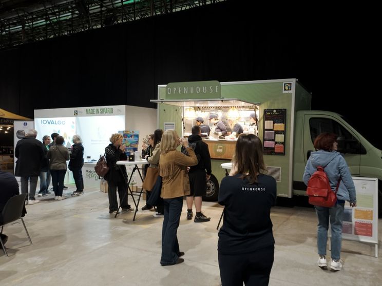 I foodtuck delle cooperative di lavoro di persone con disabilità all'incontro sul turismo accessibile di Firenze