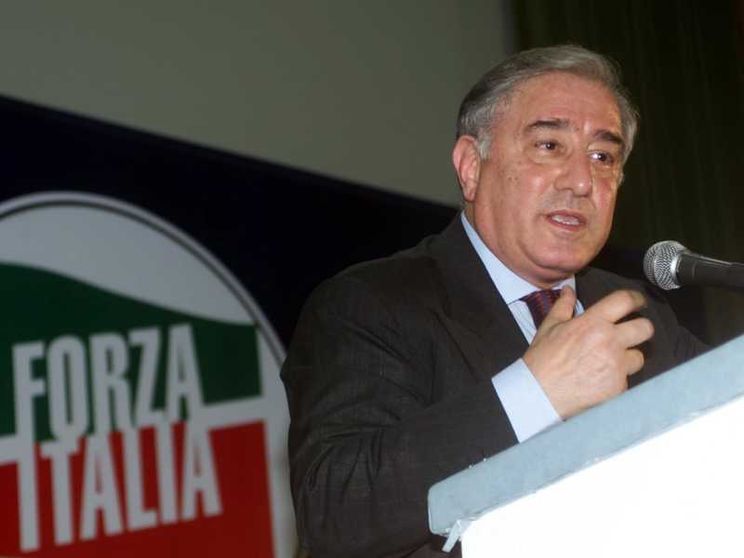 Dell'Utri a processo per i 42 milioni ricevuti da Berlusconi