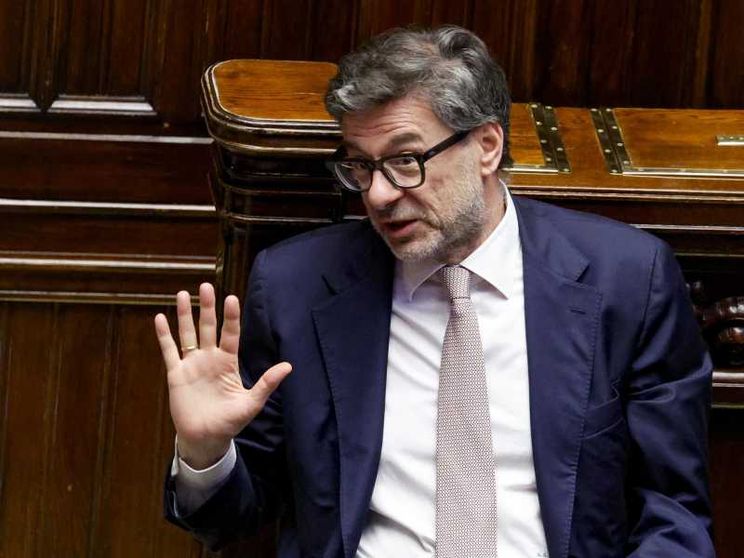 Dfp, il centrodestra: «Sì a dialogo con Ue per attivare clausole salvaguardia»