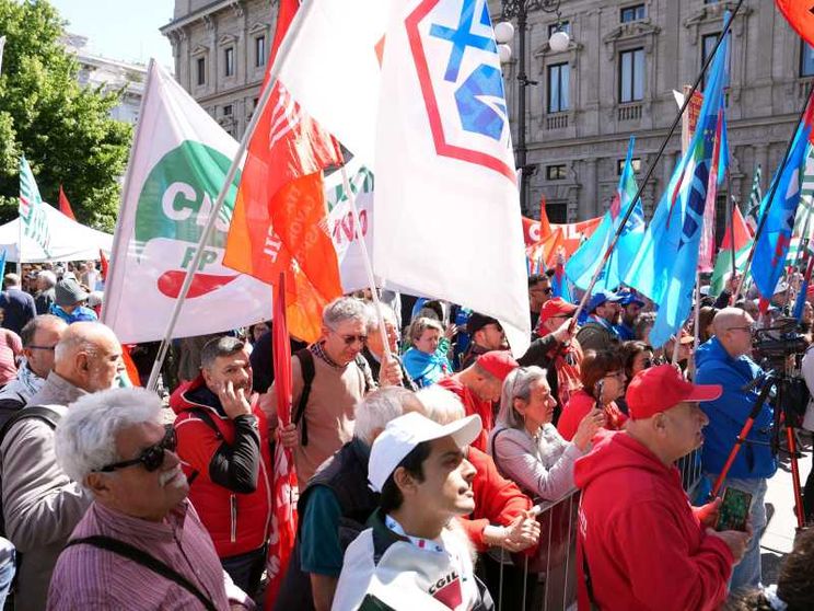 Primo Maggio di festa o di lotta? La risposta è la solidarietà