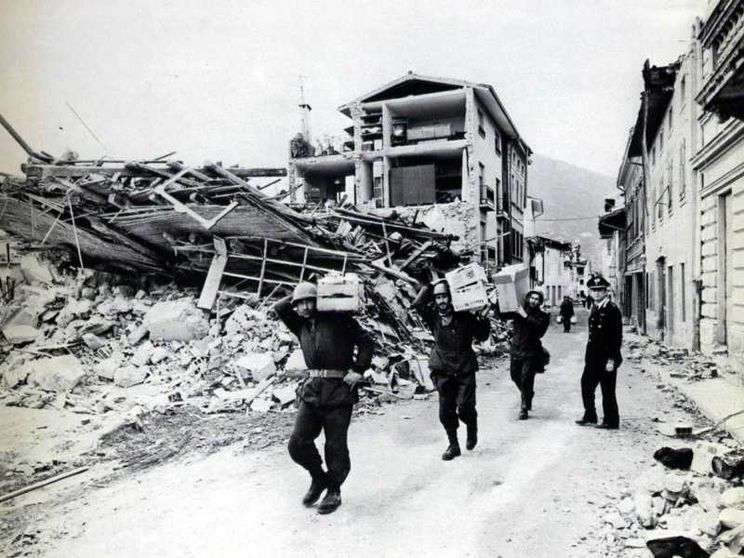 La scossa, i morti, i volontari, la ricostruzione: il Friuli ricorda il terremoto 50 anni dopo