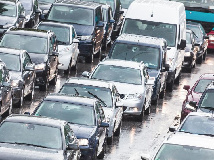 Mobilità urbana: ecco quanto pesano le auto vecchie sulla qualità dell'aria