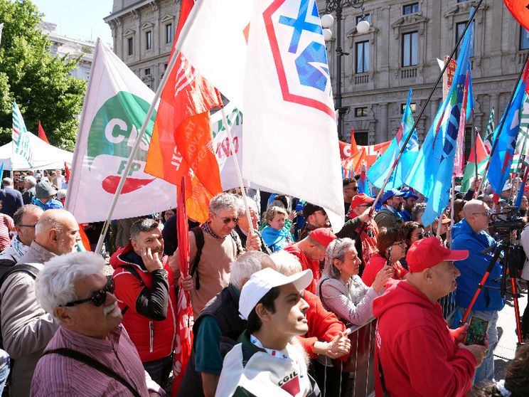 Primo Maggio di festa o di lotta? La risposta è la solidarietà