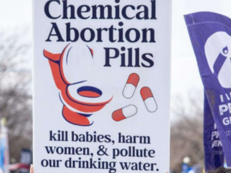 Pillole abortive per posta, la Corte Suprema torna ad autorizzarle (a tempo)
