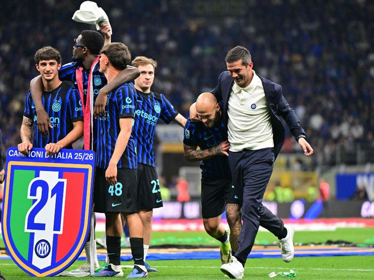 L'Inter si tinge di tricolore in un calcio italiano da "azzurro tenebra"