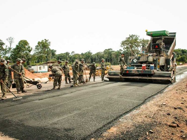 «Non asfaltate l’Amazzonia». Quell’autostrada in Brasile che fa esplodere il rischio di epidemie globali