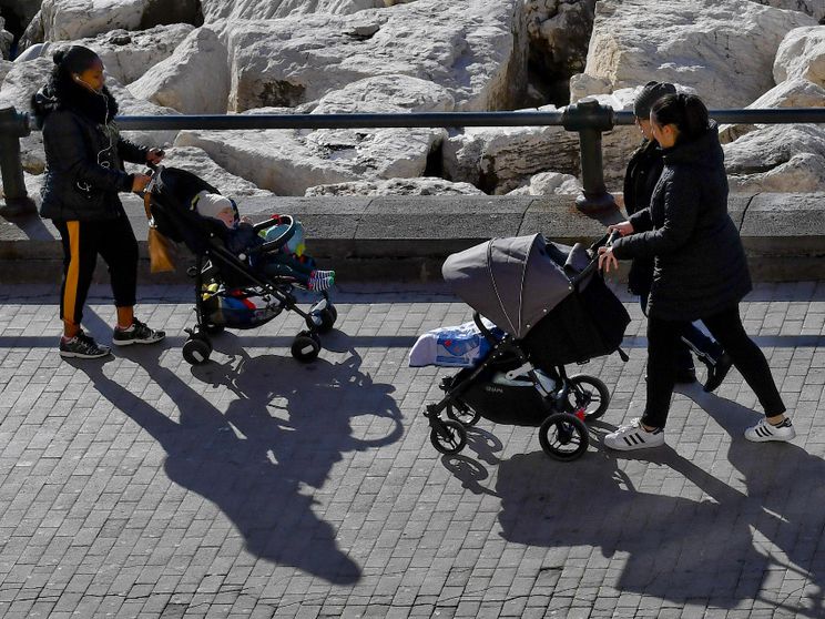 L'Italia non è un Paese per mamme: solo il 3% è under 30