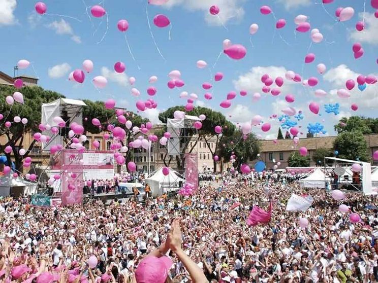 La scorsa edizione di Race for The Cure a Roma. Foto d'archivio