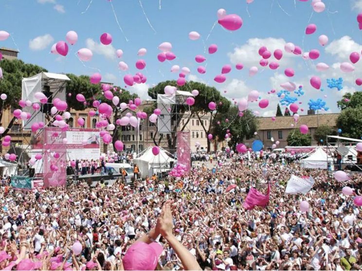 La scorsa edizione di Race for The Cure a Roma. Foto d'archivio