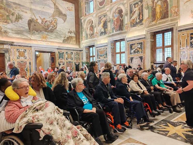Papa Leone XIV assieme ai malati di Sla: nel dolore resta intatto il valore della vita
