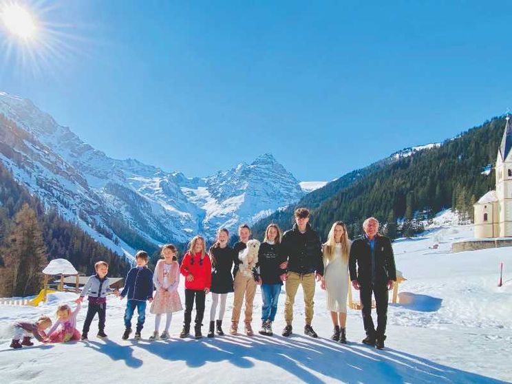 Gustav Thöni e i suoi dodici nipoti: «La famiglia è la mia vittoria più bella»