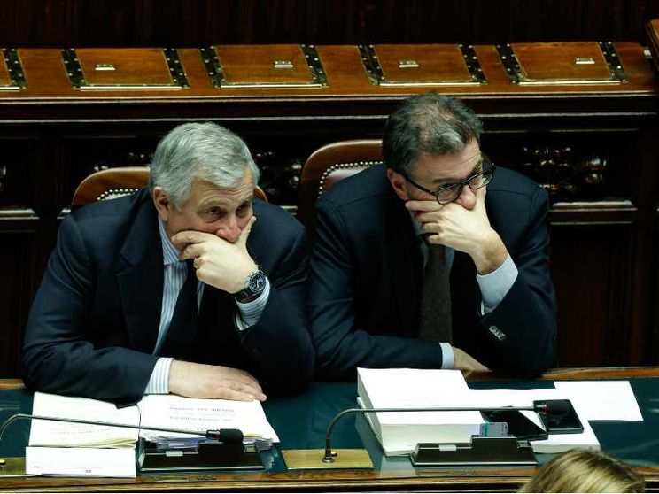 Da sinistra, il vicepremier e ministro degli Esteri Antonio Tajani e il ministro dell’Economia Giancarlo Giorgetti / Ansa