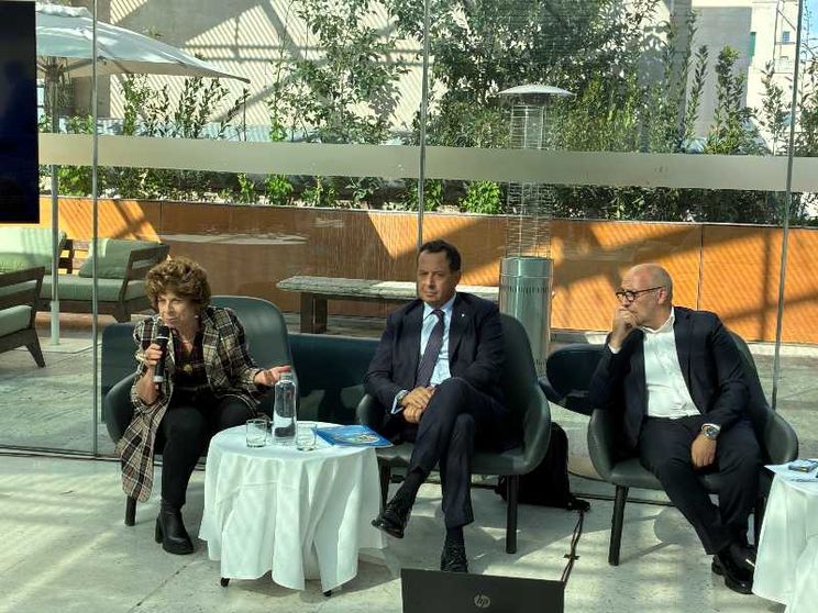 L’assessora ai Lavori pubblici di Roma Capitale, Ornella Segnalini; Marco Rago, consigliere giuridico del ministero degli Esteri; Emilio Ciarlo (One Water)