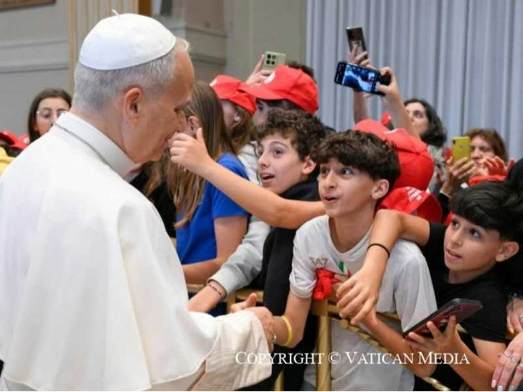 Il Papa ai ragazzi: triste quando sparite dopo la Cresima, siate perseveranti nella fede