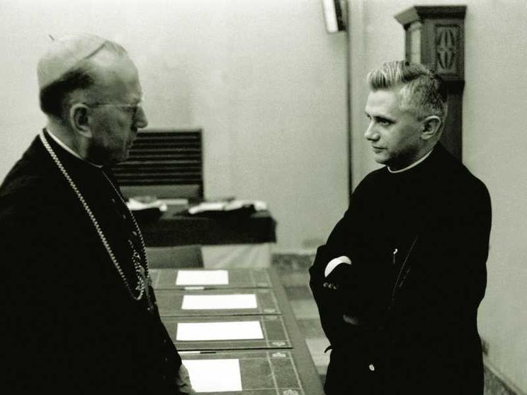 18 novembre 1965. La Chiesa? Non insegna la Parola, la ascolta
