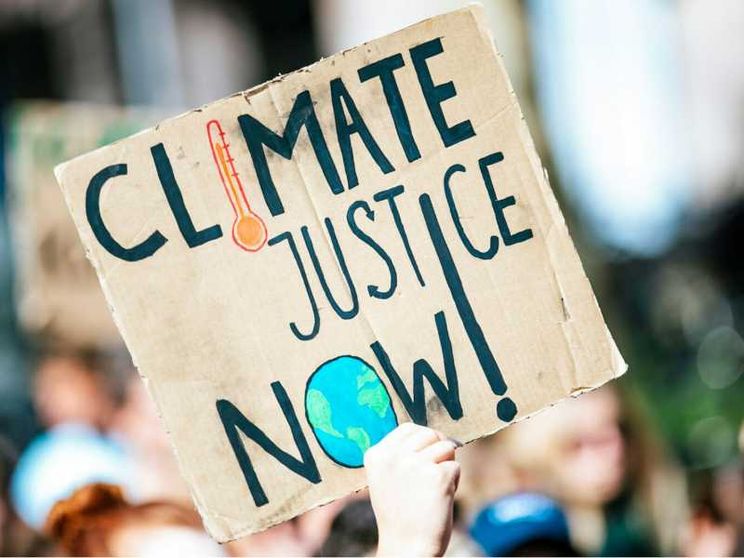 Profitti fossili e giustizia climatica: appello cattolico all'Ue