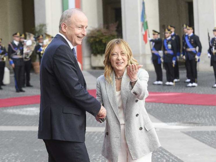 Nuova proroga delle accise, ma la riduzione sul gasolio si dimezza: il pacchetto del governo