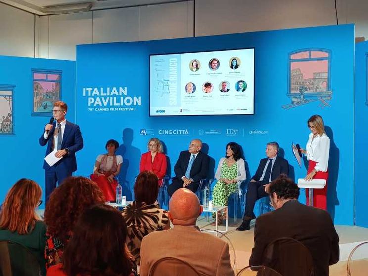 A Cannes il racconto su una malattia rara: «La ricerca e le relazioni al centro della cura»
