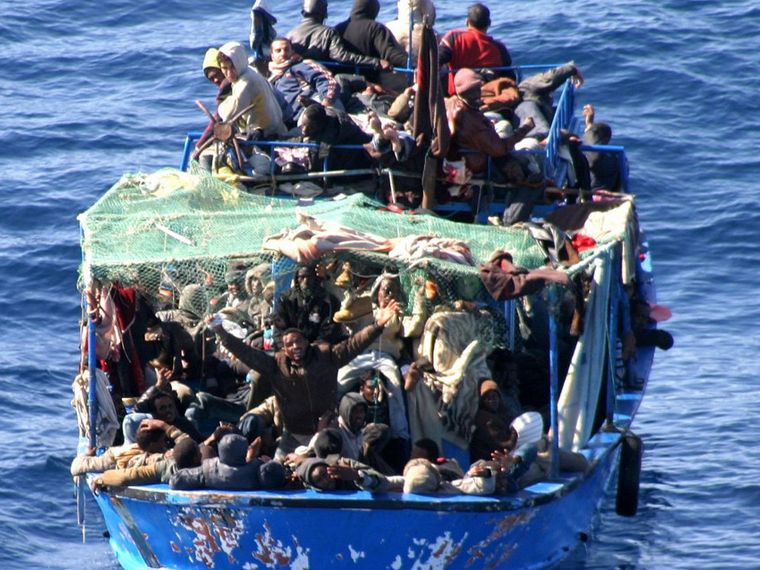 Calano i migranti in arrivo in Europa, ma resta il dramma: 1.700 morti nel Mediterraneo