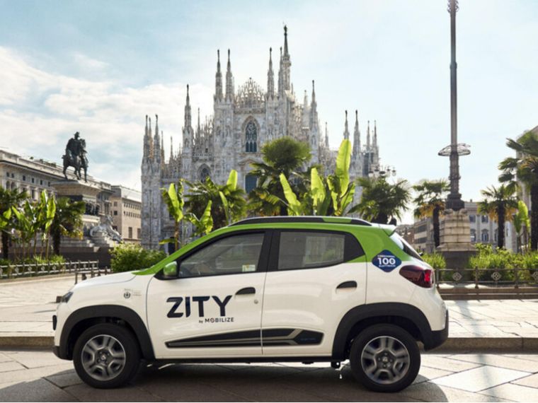 All'automobile condivisa in città hanno bucato le gomme