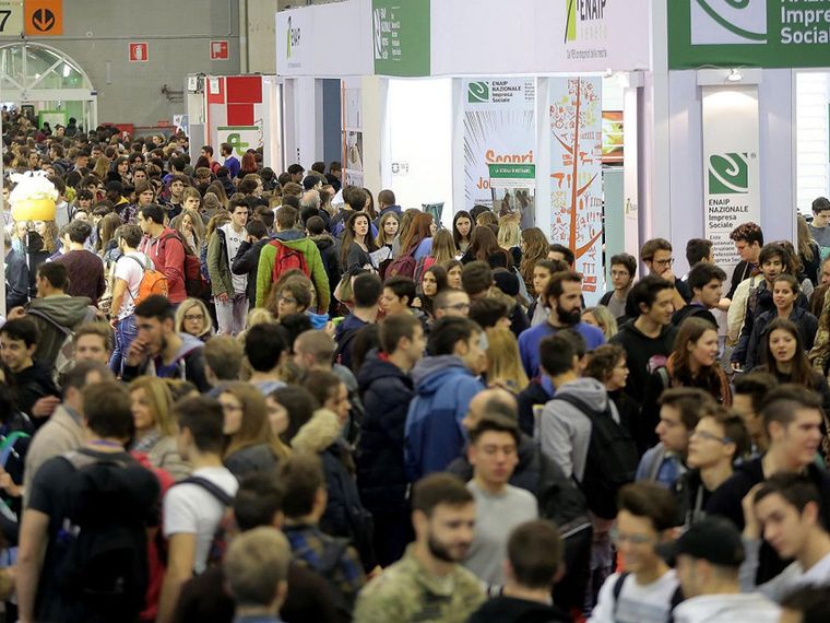 I giovani continuano a credere nella speranza che offre il lavoro