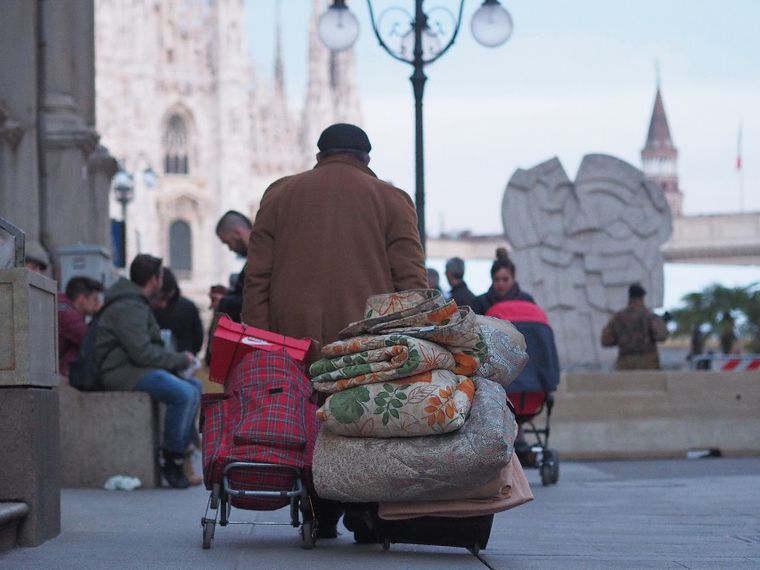A causa l'inflazione nel 2023 povertà assoluta in aumento in Italia per famiglie e individui. Un dato allarmante