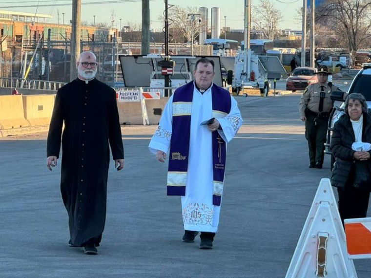 Dentro il centro di detenzione dell'Ice. Il racconto di un sacerdote scalabriniano