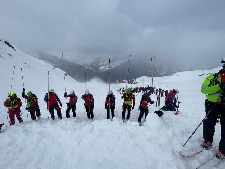 Maxi-valanga in Alto Adige, 25 scialpinisti coinvolti: 2 morti e 5 feriti (3 gravi)