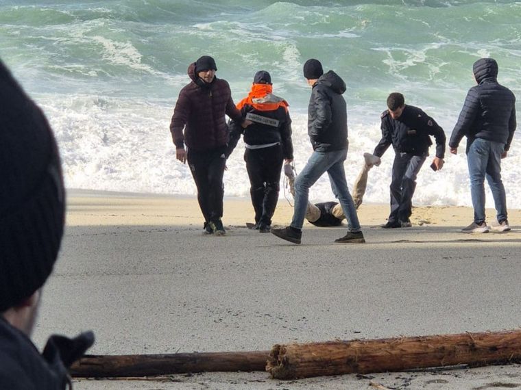 La classe e quel cadavere avvistato in mare:
«Lezione che non si dimentica»