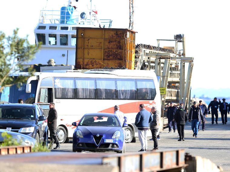 Via libera alla stretta sui rimpatri: cosa ha deciso l’Europa