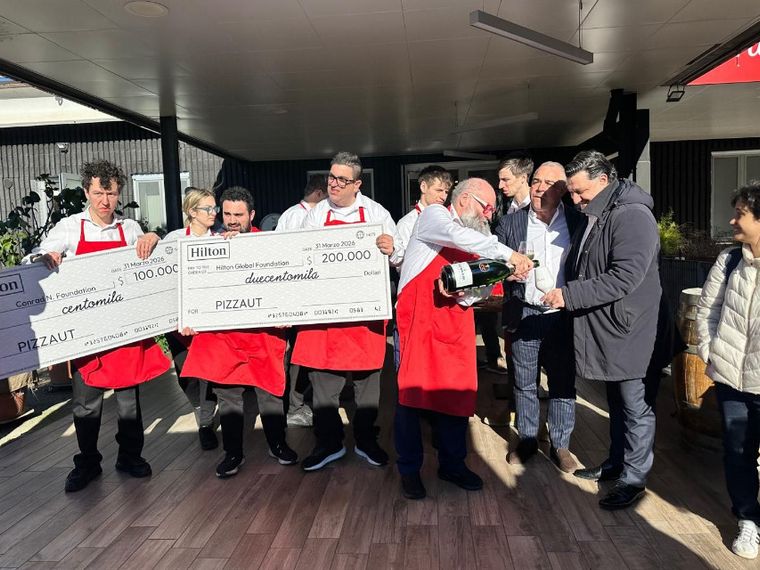 L'assegno (a sorpresa) per i ragazzi di PizzAut: 300mila dollari da Hilton