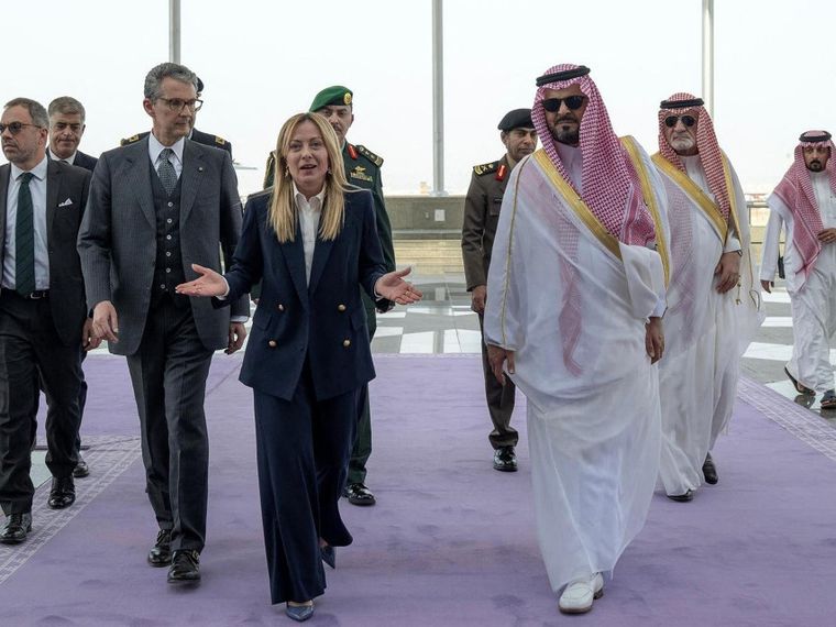 Blitz su energia e armi, Meloni a Gedda. Tensioni sul Patto Ue