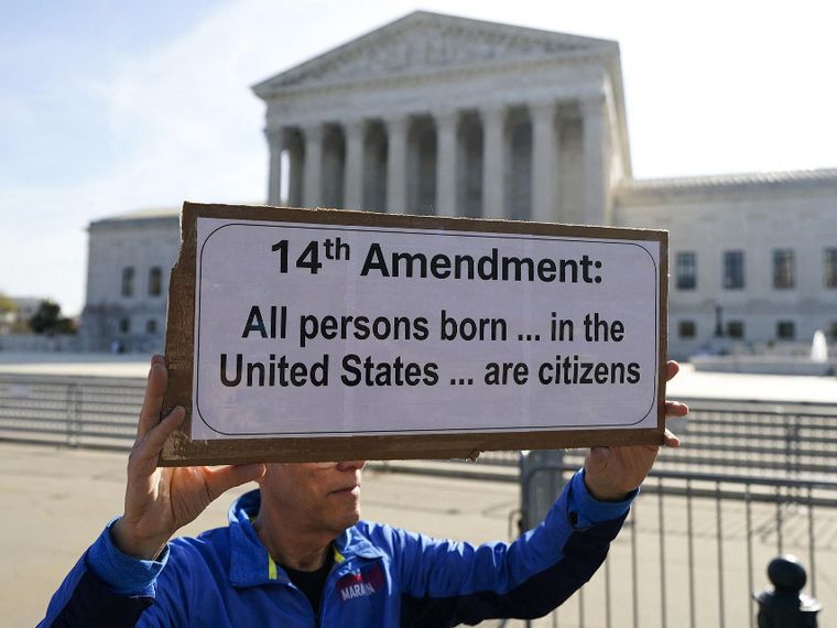 Trump ma non solo: tutti i governi che hanno limitato il diritto di cittadinanza