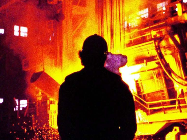 Nelle acciaierie di Brescia si lavora anche a Pasqua