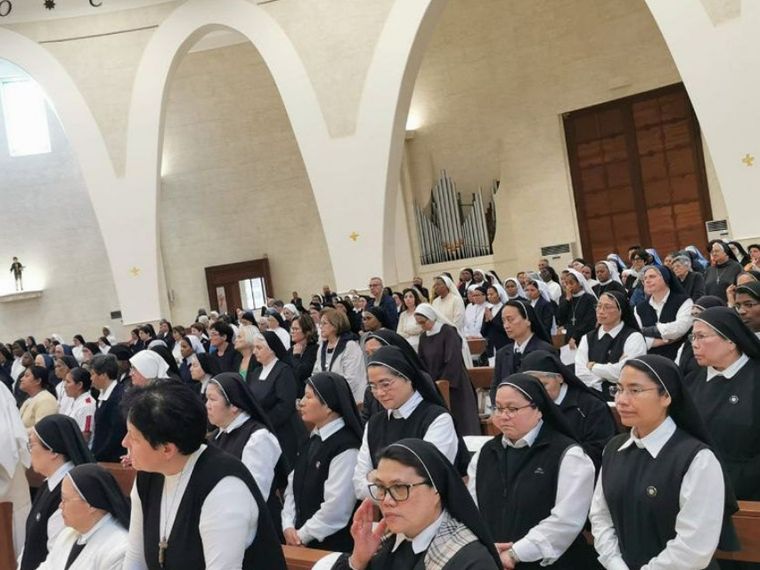 Cosa vuol dire essere suora oggi? A Roma 270 religiose ragionano sulla vita consacrata