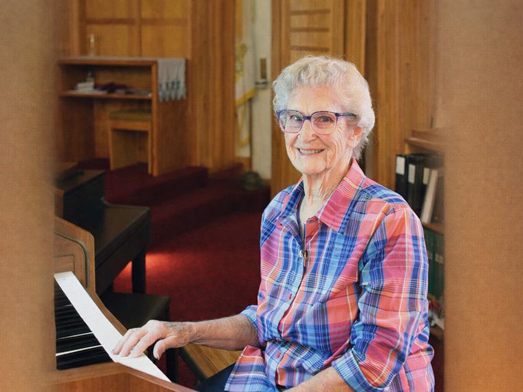 Suona l'organo per 78 anni e 10mila Messe nella stessa parrocchia. Ora il ritiro