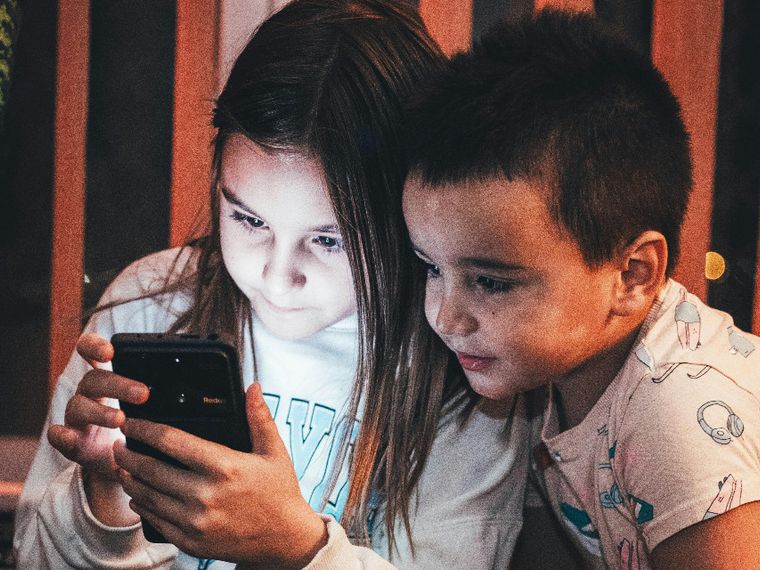 Social e minori, Meta fa troppo poco per impedire ai bambini di andare su Instagram