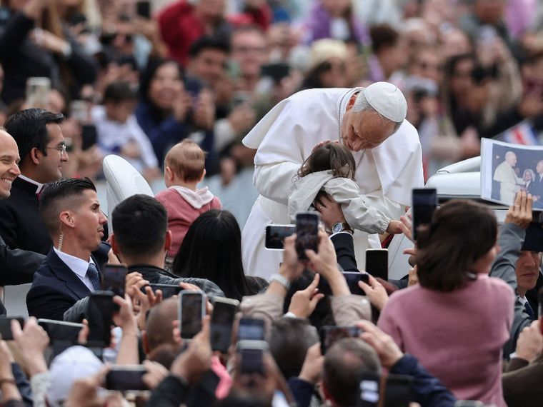 Il Papa: «Denunciamo il male e annunciamo la salvezza»