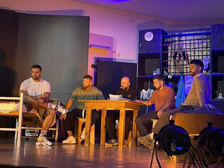 «Non siamo attori, è la nostra vita»: i detenuti di Rebibbia in scena nel teatro dell'università