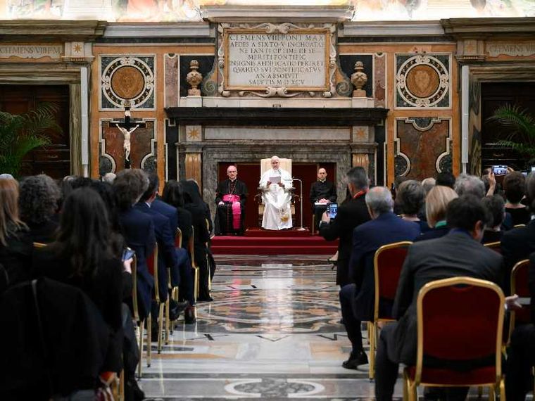 Il Papa: «Tutti hanno dignità, no alla pena di morte e alle torture»