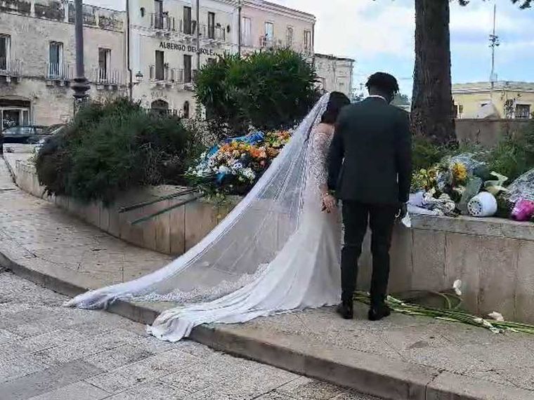 Le nozze di Mohammed e Raffaella coi fiori per Bakari Sako